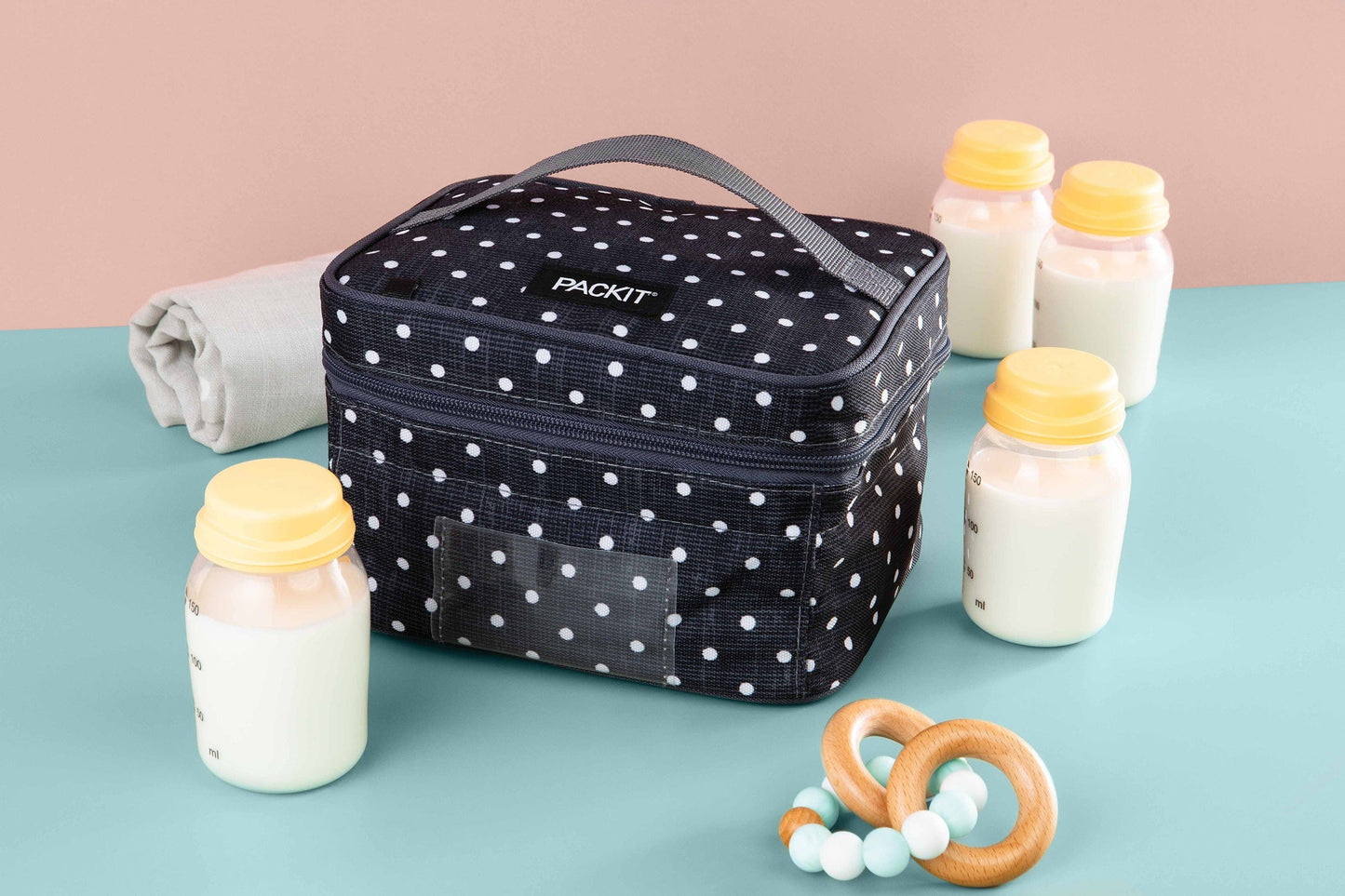 freezable-breastmilk-and-formula-cooler-u1 2023_Breastmilk-Cooler_Polka-Dots_Baby-Lifestyle-01_Lores.jpg
