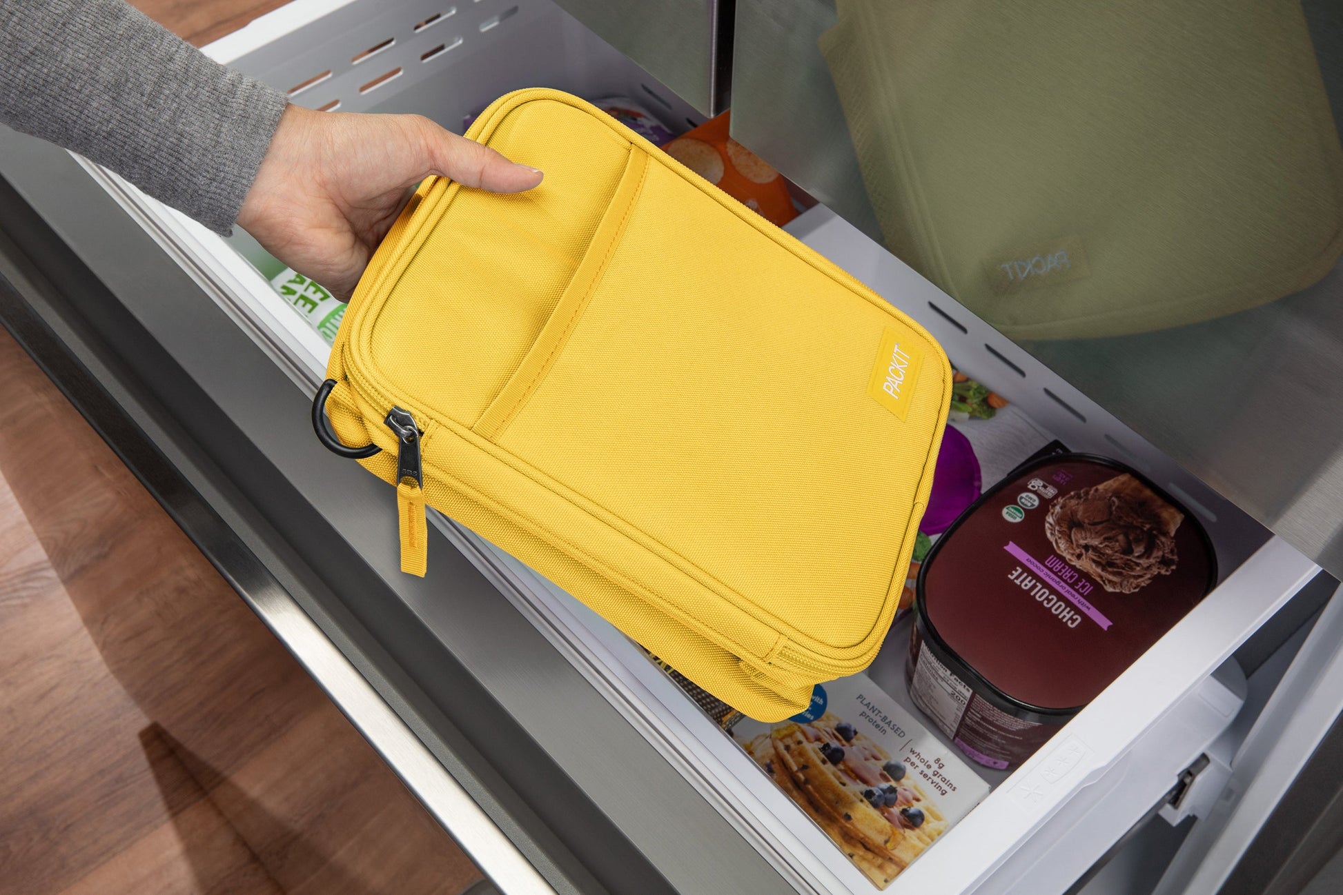 freezable-crossbody-lunch-box-e9 Crossbody-Lunch-Box-Lemonade-Freezer.jpg