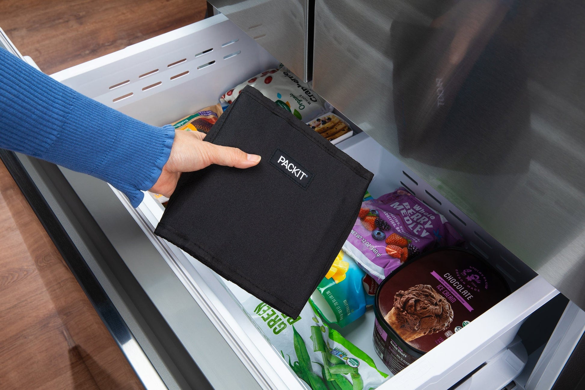freezable-hydration-crossbody-e5 freezable-hhydration-crossbody-black-insert-freezer.jpg