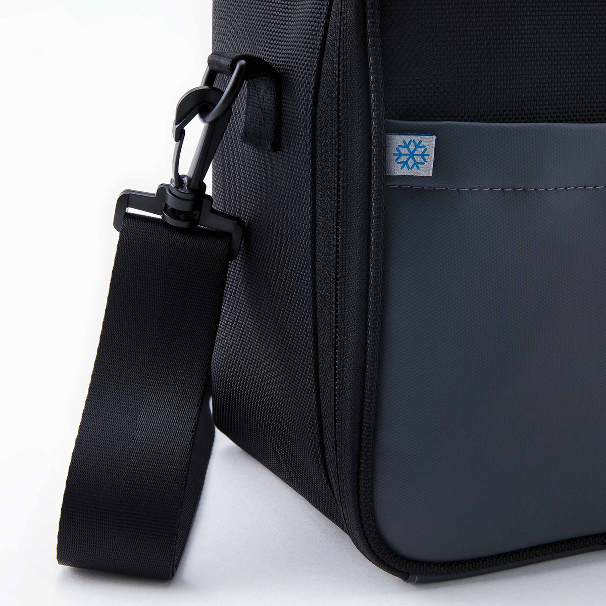 freezable-upright-lunch-box-y2 freezable-upright-lunch-box-black-gray-flag.jpg