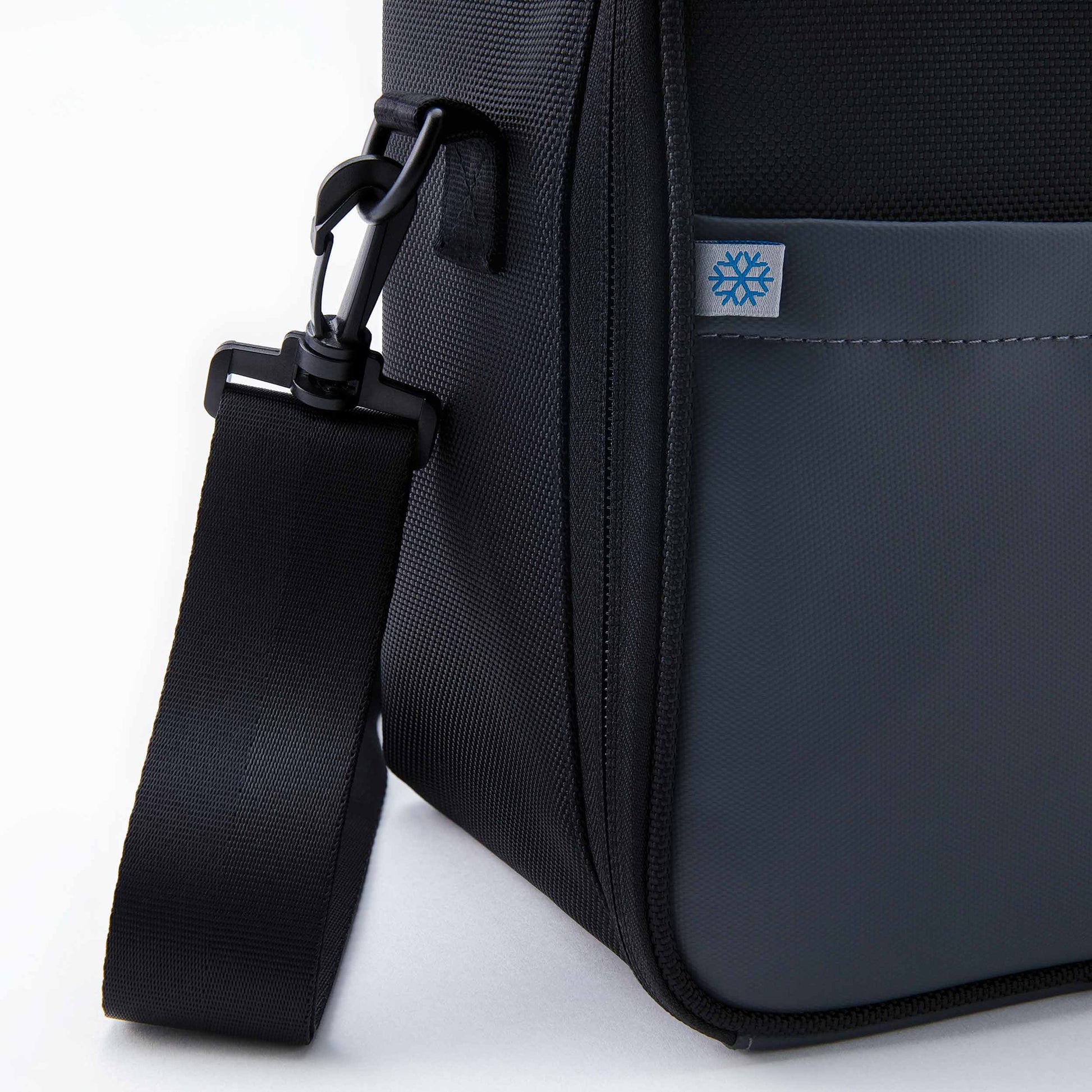 freezable-upright-lunch-box-y2 freezable-upright-lunch-box-black-gray-flag.jpg