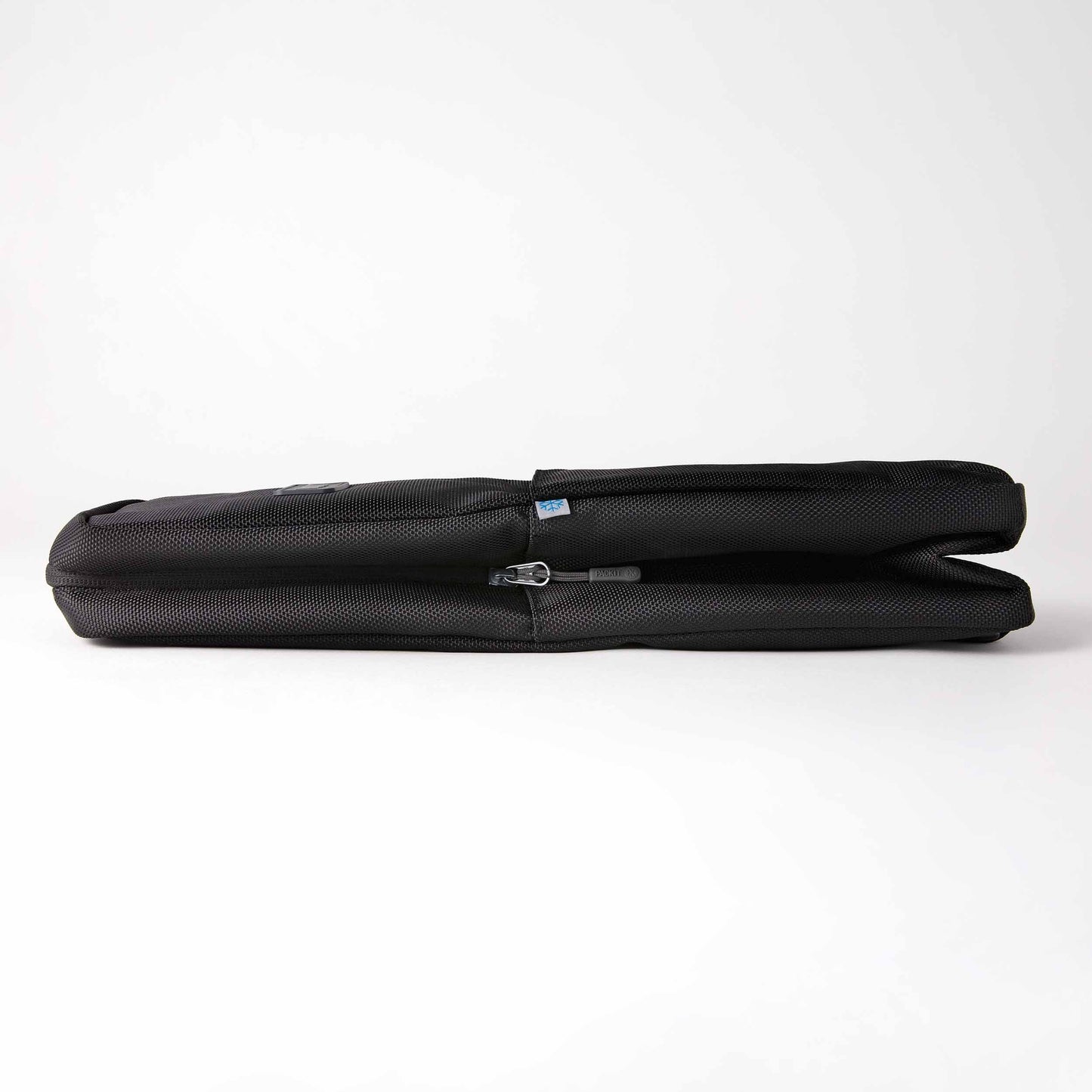 freezable-wine-carrier-k8 freezable-wine-carrier-black-ecofreeze-plus-flat.jpg
