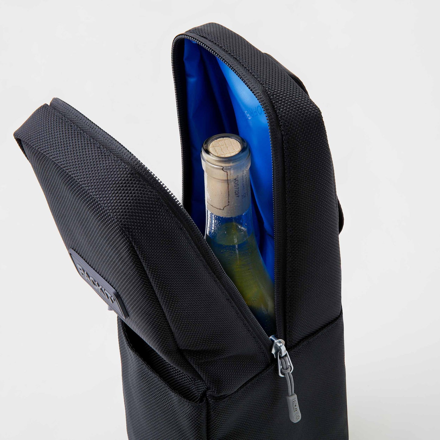 freezable-wine-carrier-k8 freezable-wine-carrier-black-ecofreeze-plus-top-view-with-wine.jpg