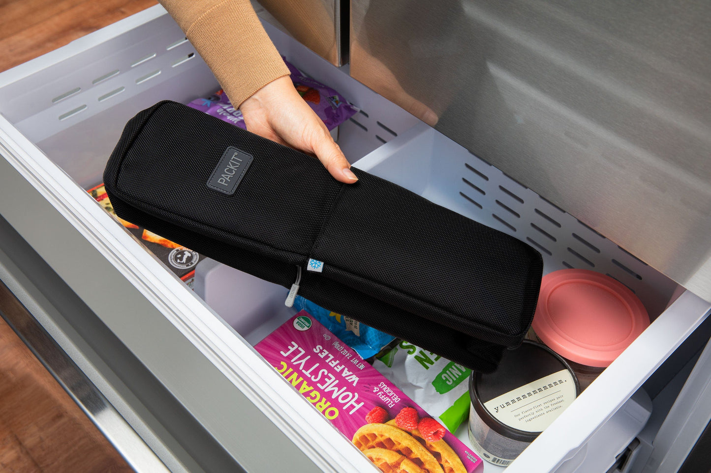 freezable-wine-carrier-k8 freezable-wine-carrier-black-freezer.jpg